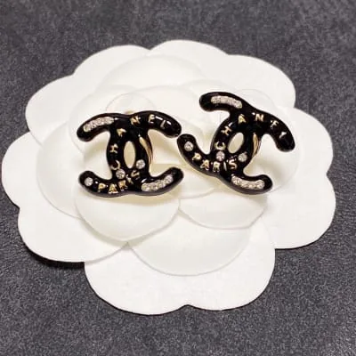 Boucles d'oreilles Chanel nouvelle double C