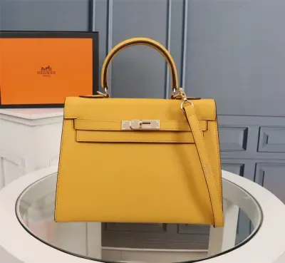 Sac Hermès Kelly à boucle dorée - Epsom