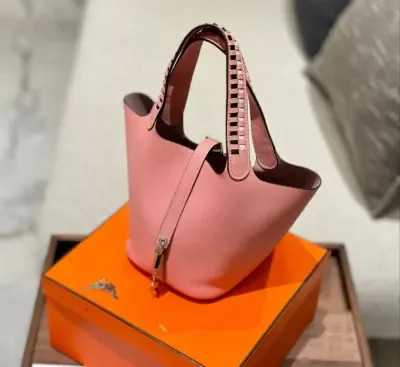 Panier Hermès en cuir à motif palmier