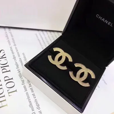 Boucles d'oreilles Chanel Double C