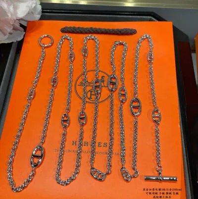 Collier en métal Hermès