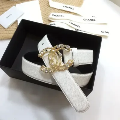 Ceinture Chanel blanc, boucle double C, 30 mm
