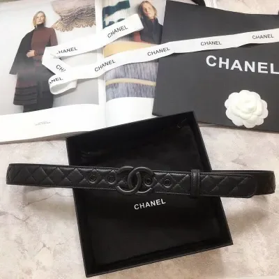 Ceinture Chanel matelassée noir, boucle double C, 30 mm