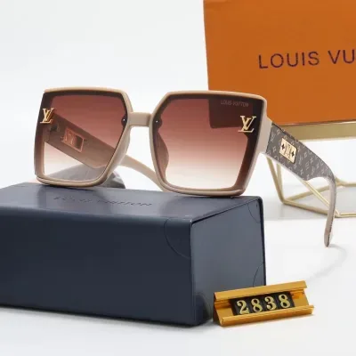 Lunettes de soleil Louis Vuitton à monture carrée