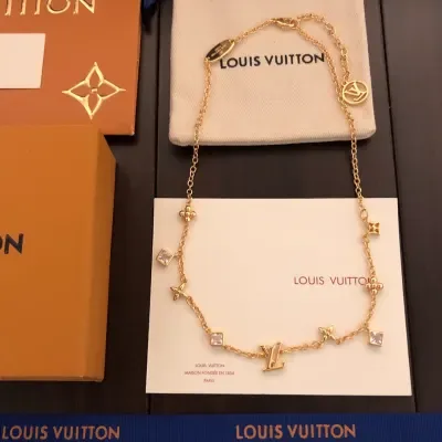 Louis Vuitton LV en diamants : bracelets M1040A et colliers M01322