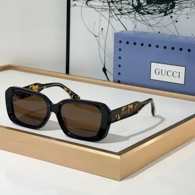 Lunettes de soleil Gucci à monture miroir, logo, qualité supérieure