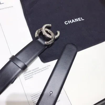 Ceinture Chanel noir, boucle double C, métal argenté, 30 mm