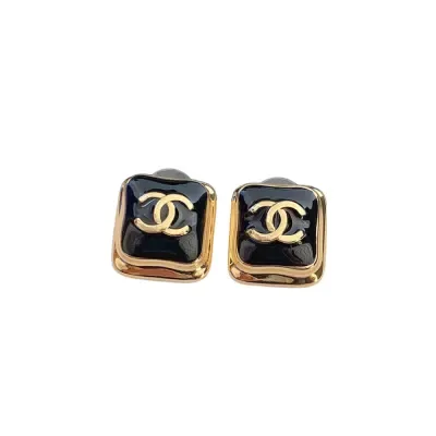 Boucles d'oreilles carrées noires Chanel
