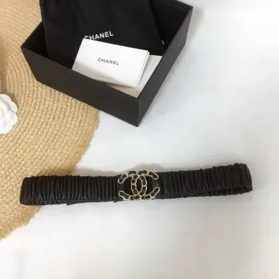 Ceinture Chanel noir, boucle double C, métal doré, strass, 30 mm