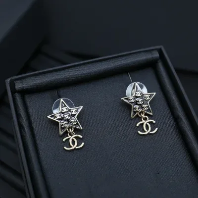 Boucles d'oreilles Chanel en forme d'étoile