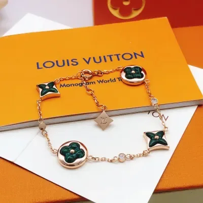 Bracelet Louis Vuitton en or rose et nacre verte