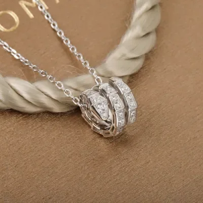Collier pendentif serpent Bulgari Spirit